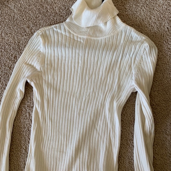 Croft & Barrow Creamy Ribbed Turtleneck - Picture 6 of 7